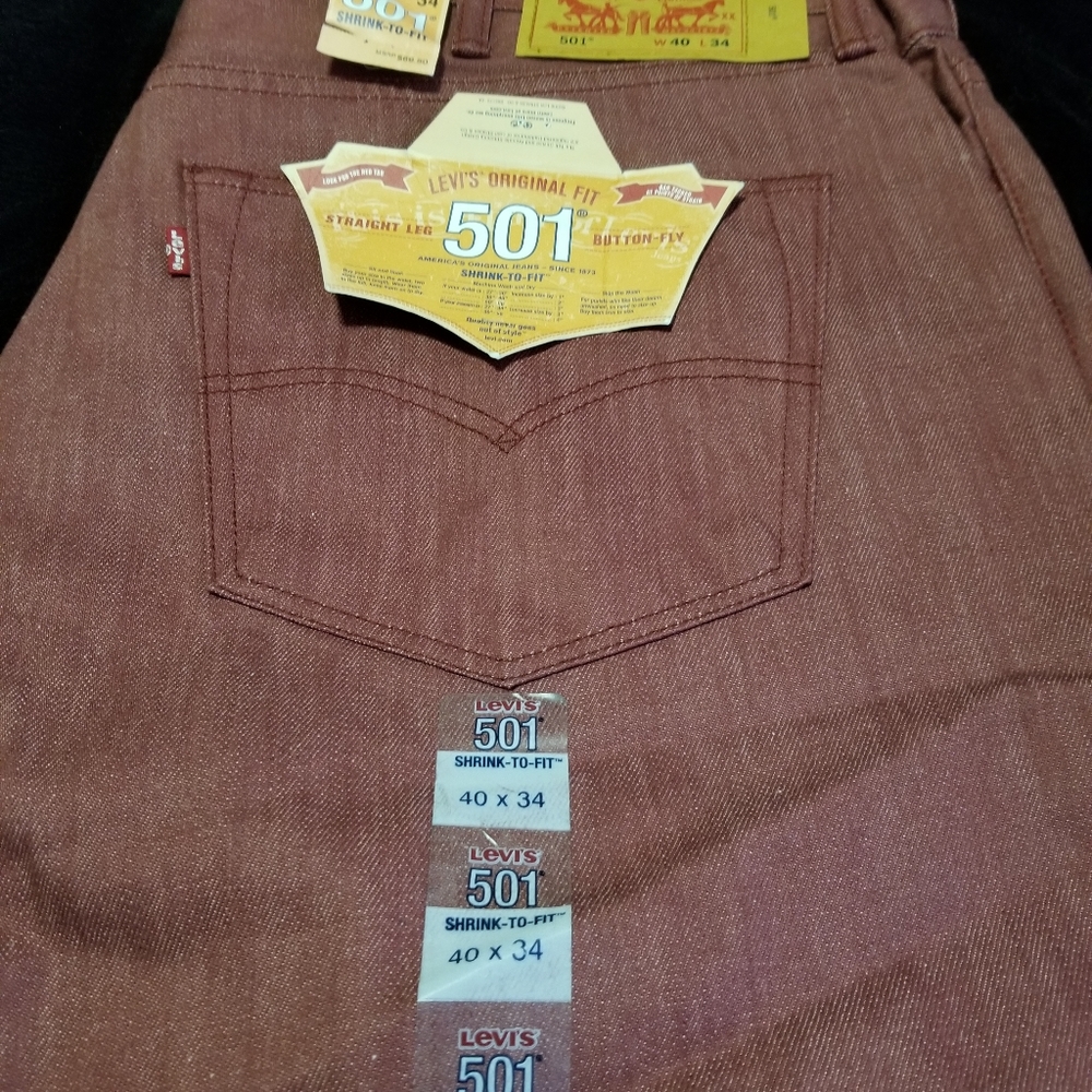 Levi's - Picture 3 of 5